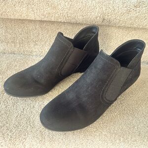 Youth girls booties size 3